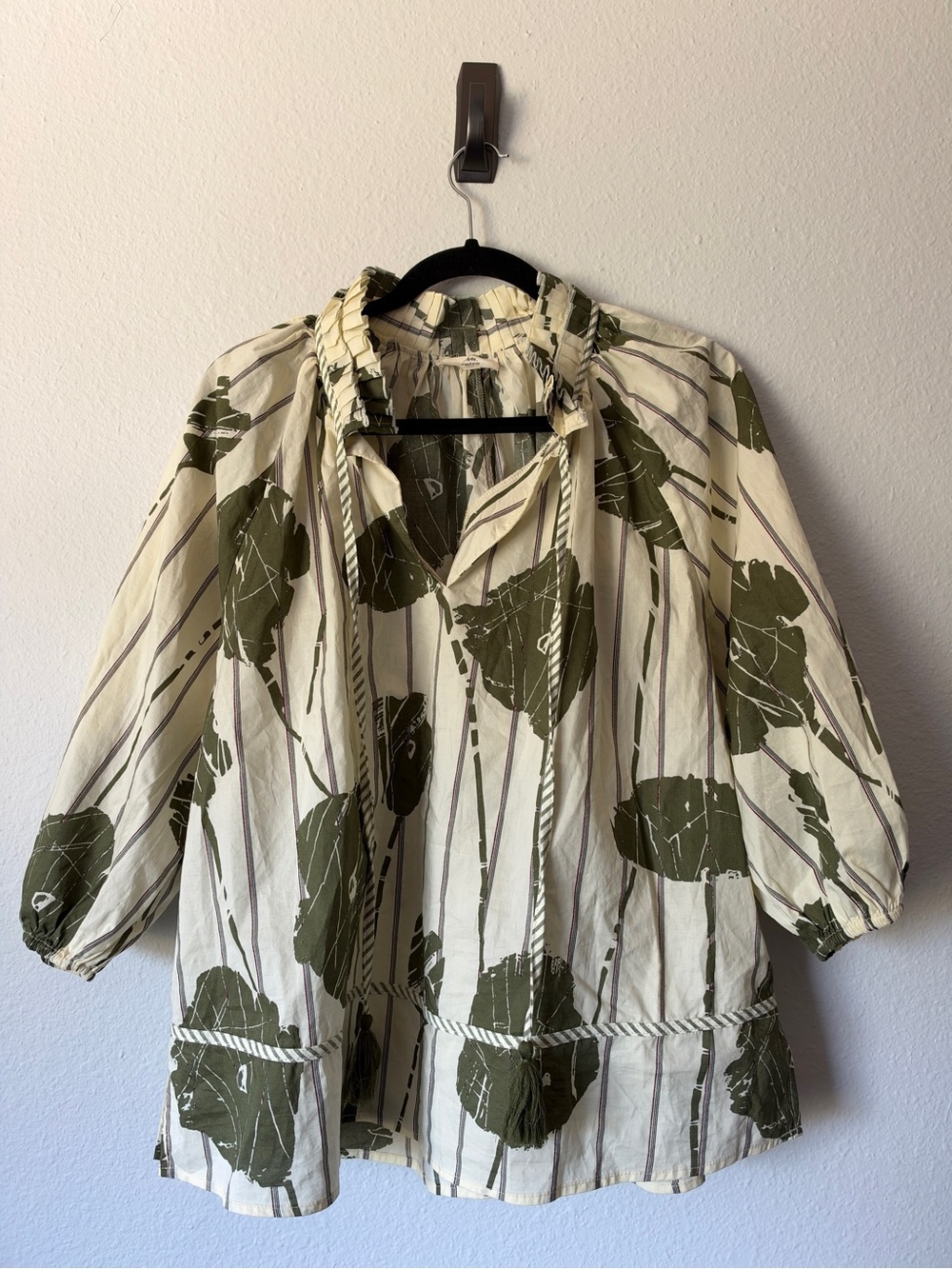 entro Cream Green Printed Top